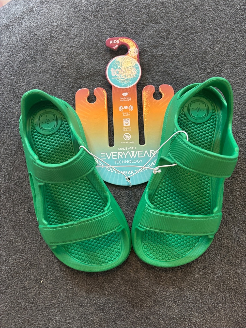 NWT Totes Green Sandals